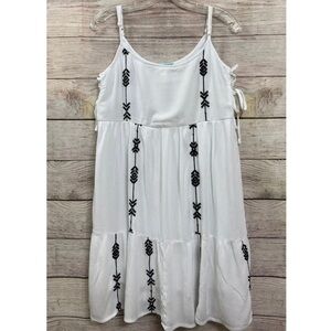 5/$25 Maurices‎ White Boho Mini Dress Small Embroidered Sleeveless Summer